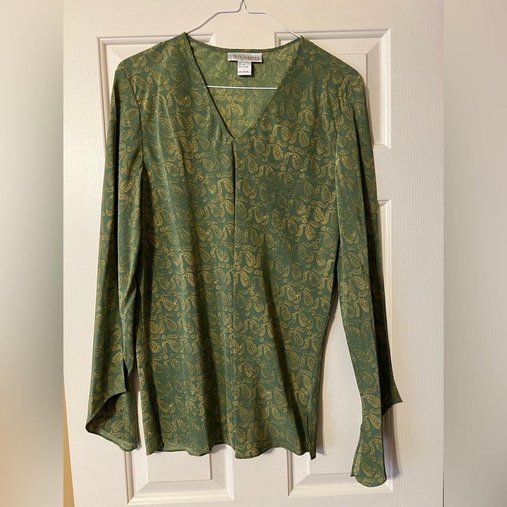 100% Silk Green and Gold Paisley V-Neck Blouse